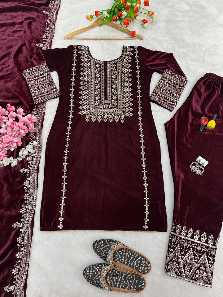 Pretty Stars Velvet Kurti Set