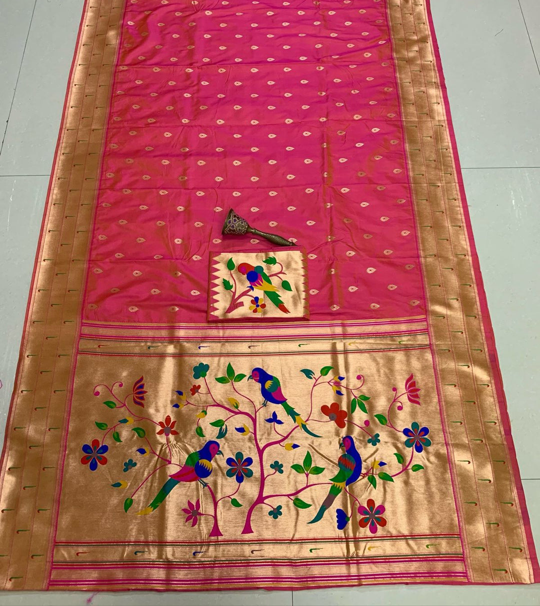 Yogini Kanjivarum Paithani Double Tone Silk Saree