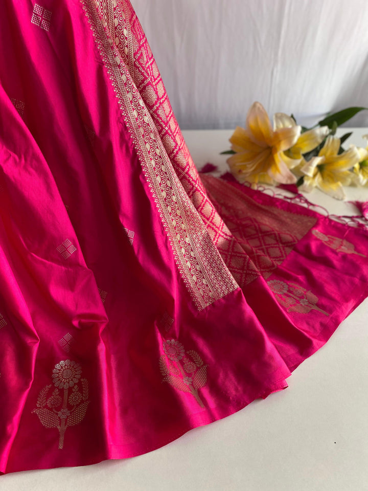 Good Days Banarasi Dola Silk Pink Saree