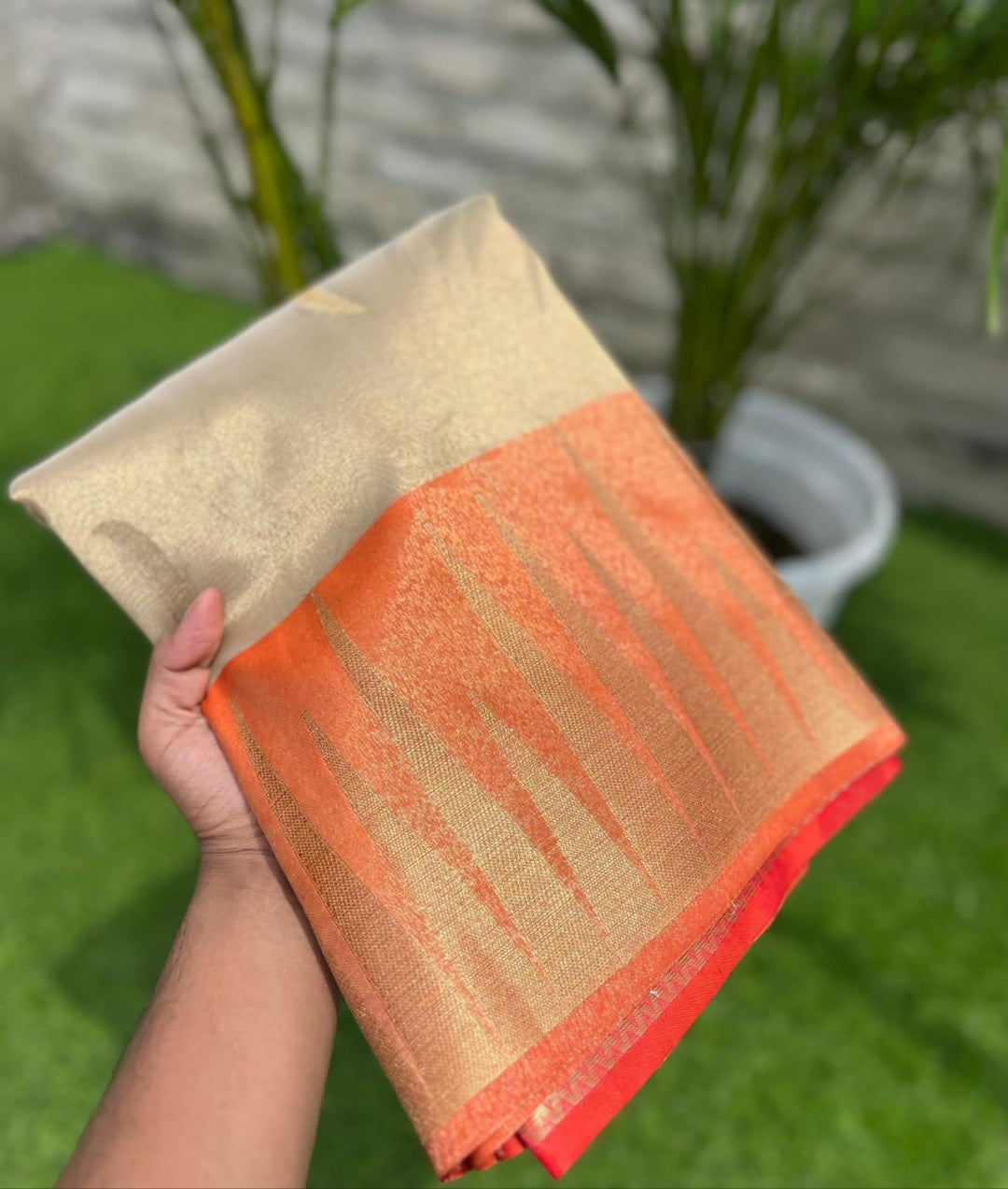 Ganga Jamuna Border Tissue Silk Banarasi Saree