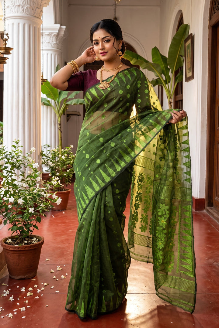 Suranjali Bengal Jamdani Saree (Green)
