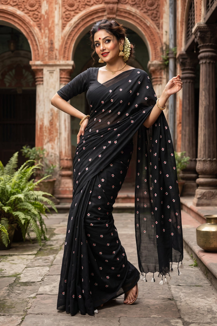 Bengal Shiuli(Jasmine) khadi Saree In Black