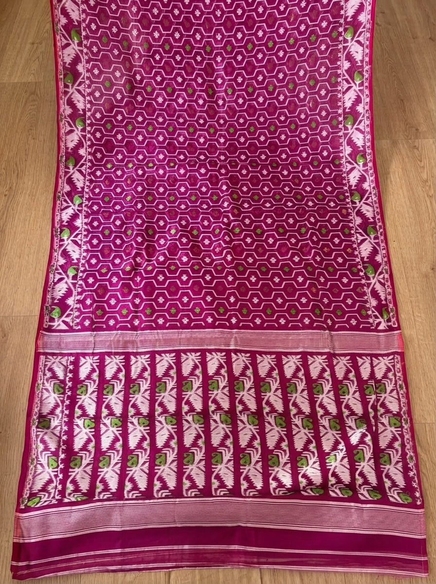 Swarnamayi Jamdani Saree