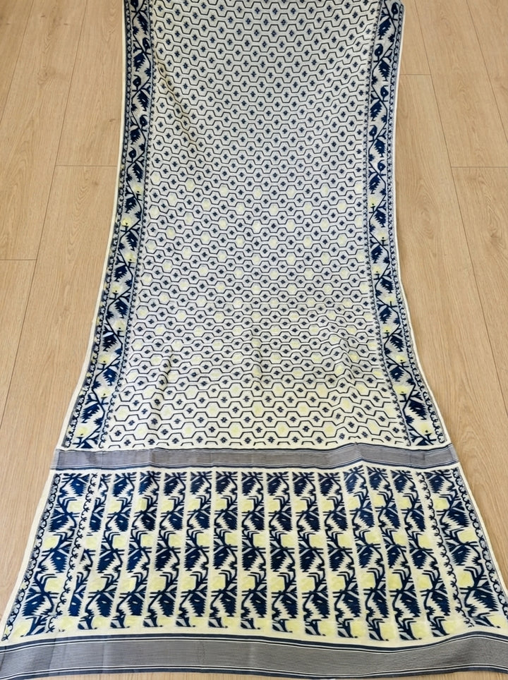 Swarnamayi Jamdani Saree
