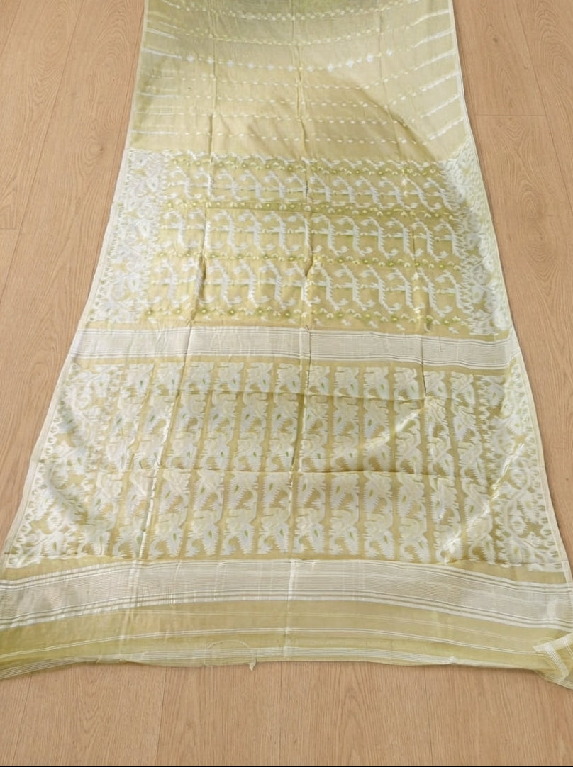 Moner Alo-Bengal Jamdani Saree (Cream)