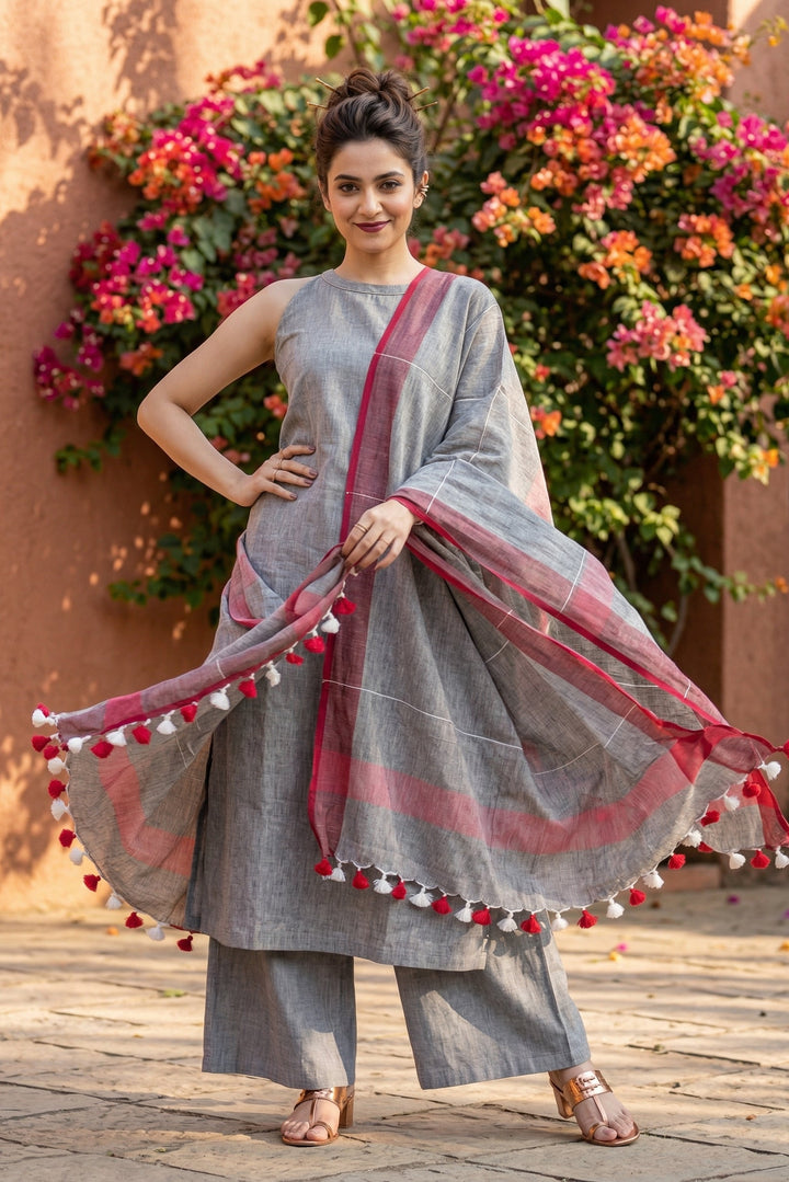 Garmi Relief Cotton Set With Linen Dupatta