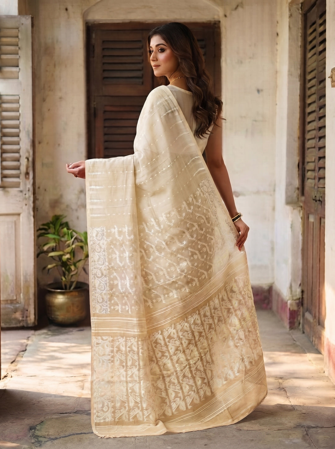 Moner Alo-Bengal Jamdani Saree (Cream)