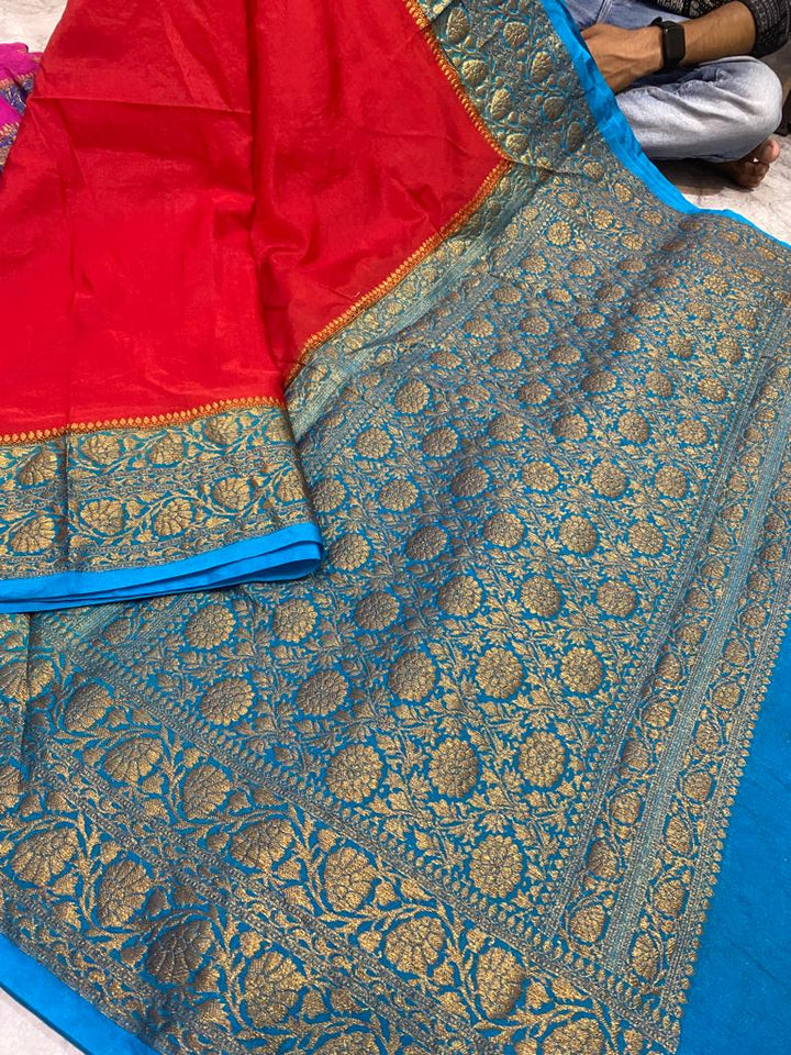 Plain Banarasi Saree With Floral Zari Border