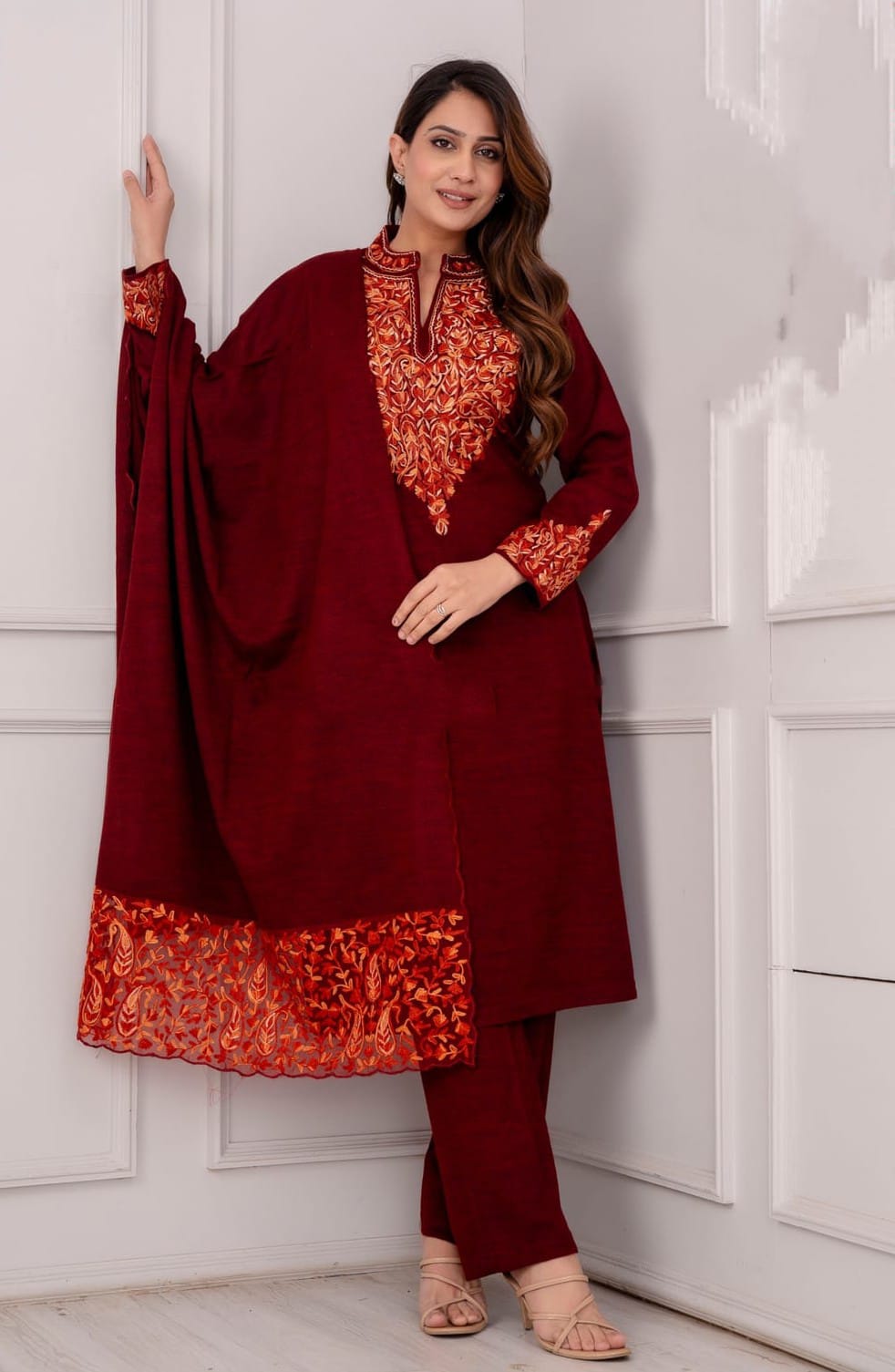 Kashmir ki kali - Designer Suit Set