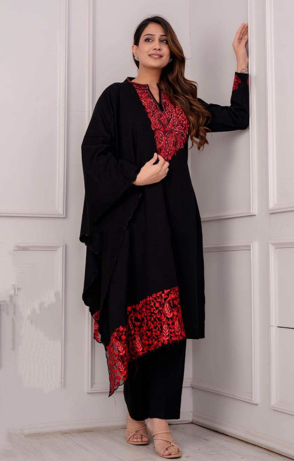 Kashmir ki kali - Designer Suit Set