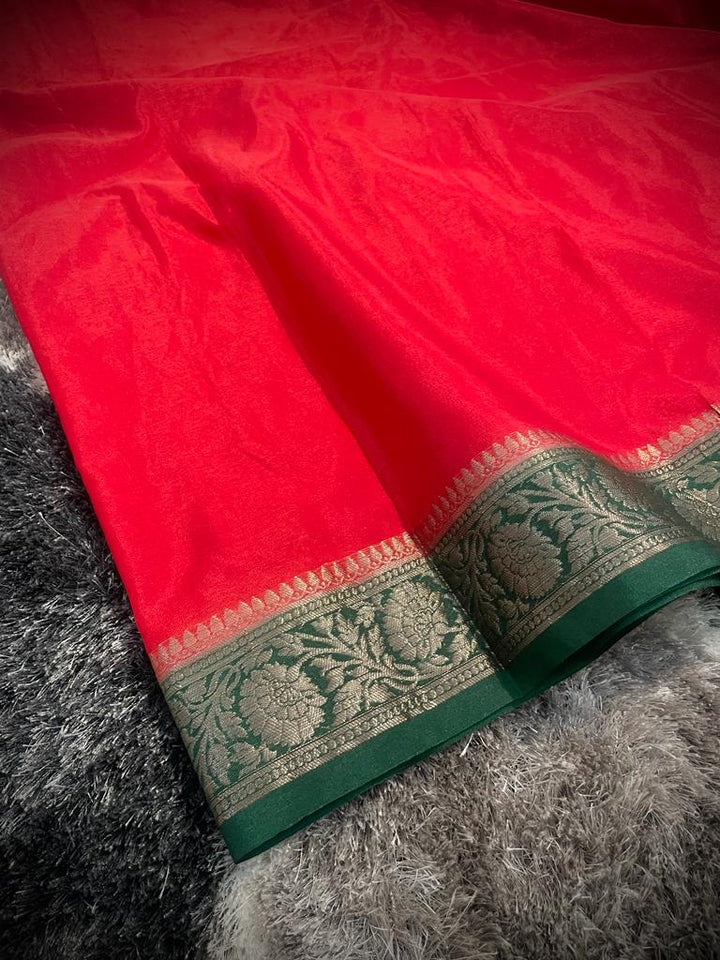 Leave a Little Sparkle -Banarasi Silk Saree(Cream)