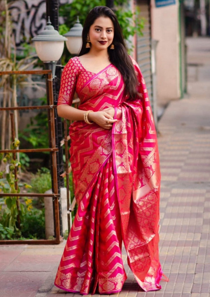 Feather Bed-Banarasi Silk Saree(Rani Pink)