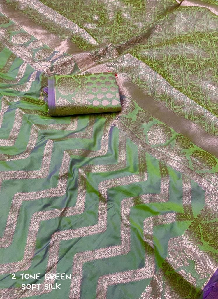 Feather Bed-Banarasi Silk Saree(Green)