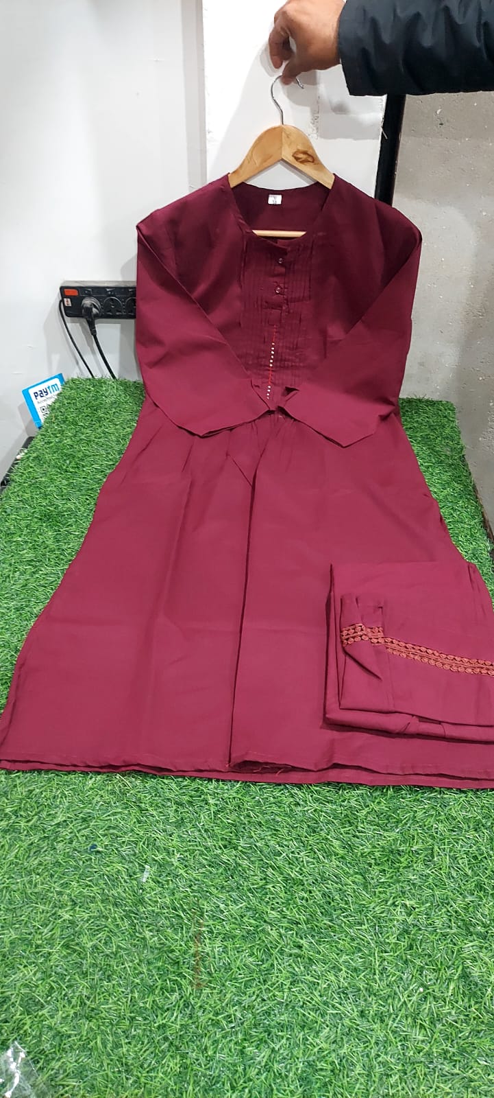 Simple Jingle Kurti Set