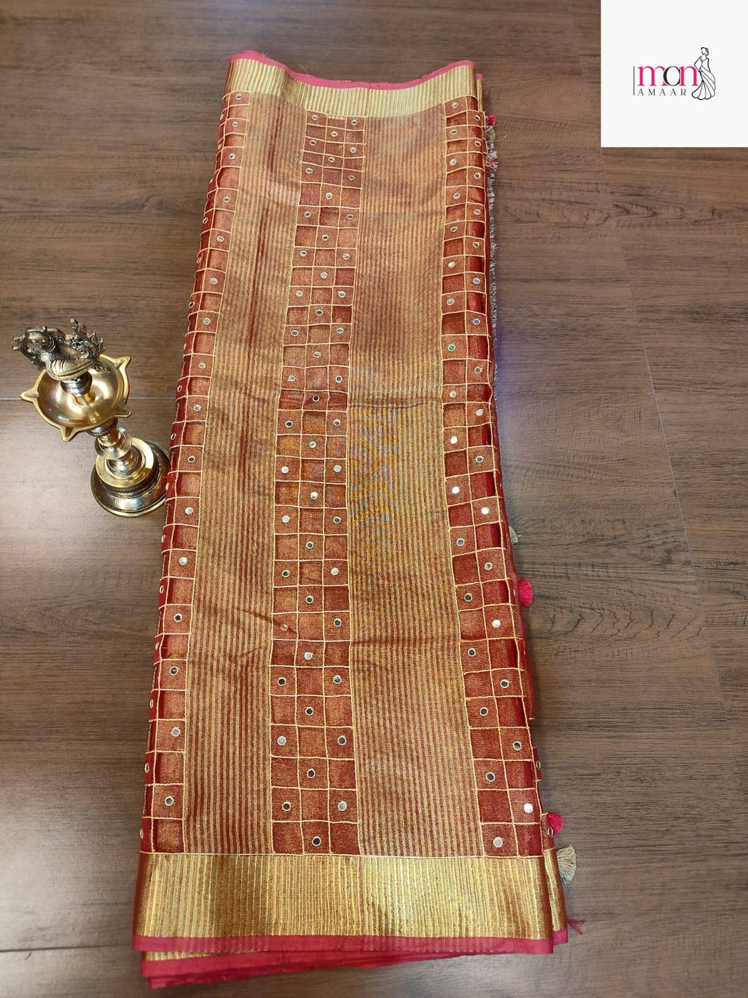 Worth Of A Queen's Crown(Pure Tissue Linen Saree)