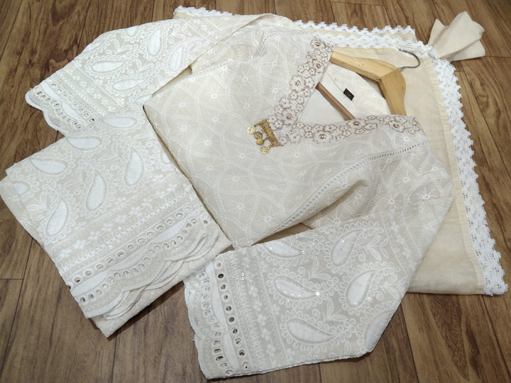 Smarty look White Chikankari kurti