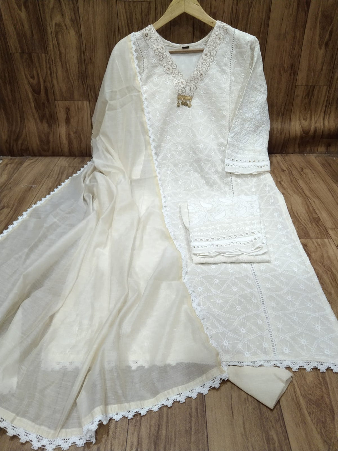 Smarty look White Chikankari kurti