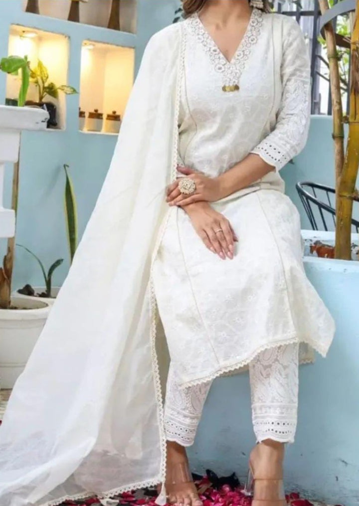 Smarty look White Chikankari kurti