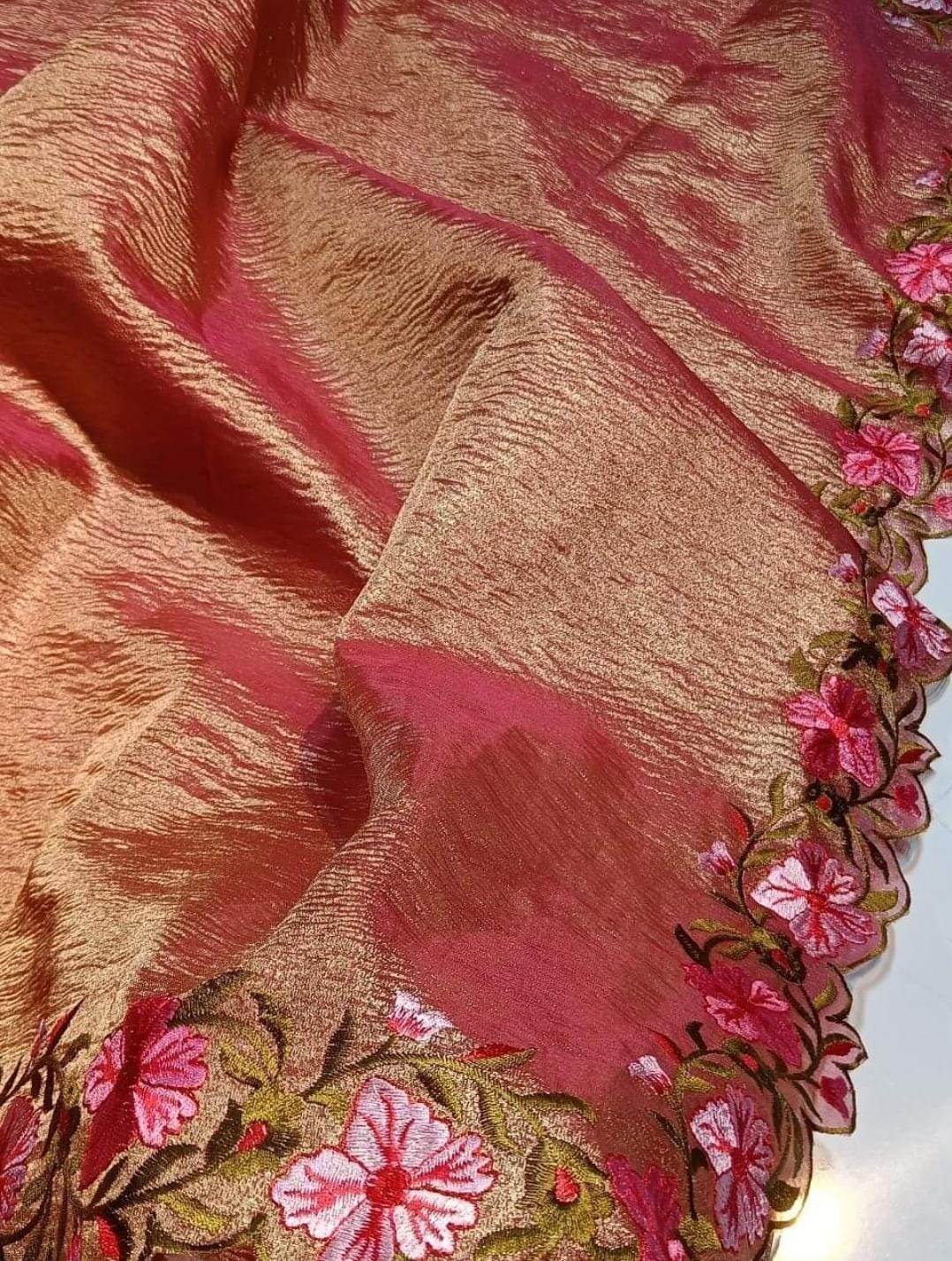 Avatar- Ek Anokha Banarasi Tissue Saree