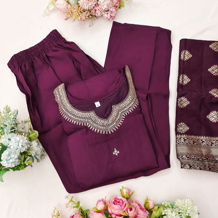 Queen To Win Silk Kurti Set