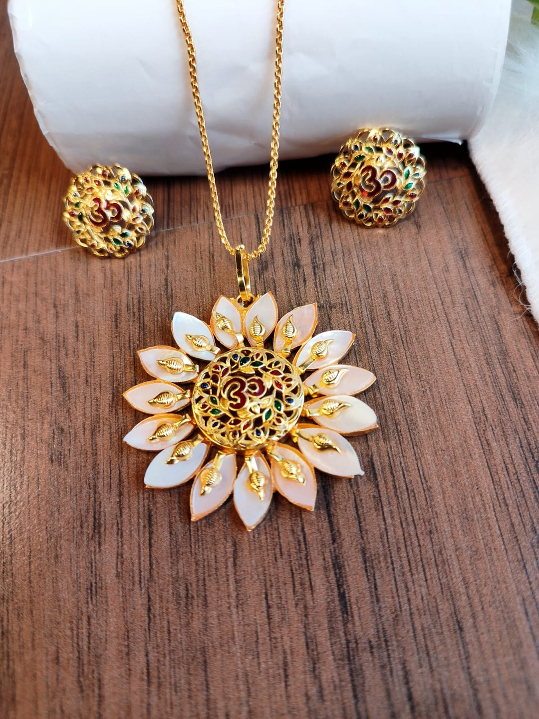 Om Designed Gold Plated Jewellery(With Sea Shell)