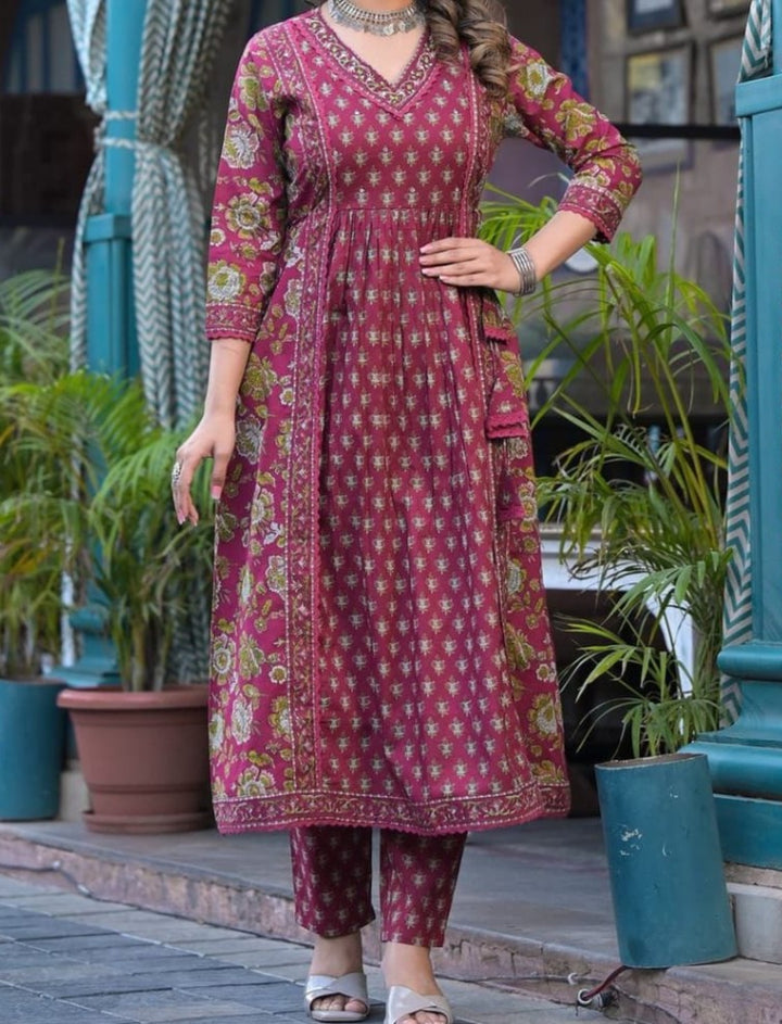 Pretty To See Cotton Kurti Set