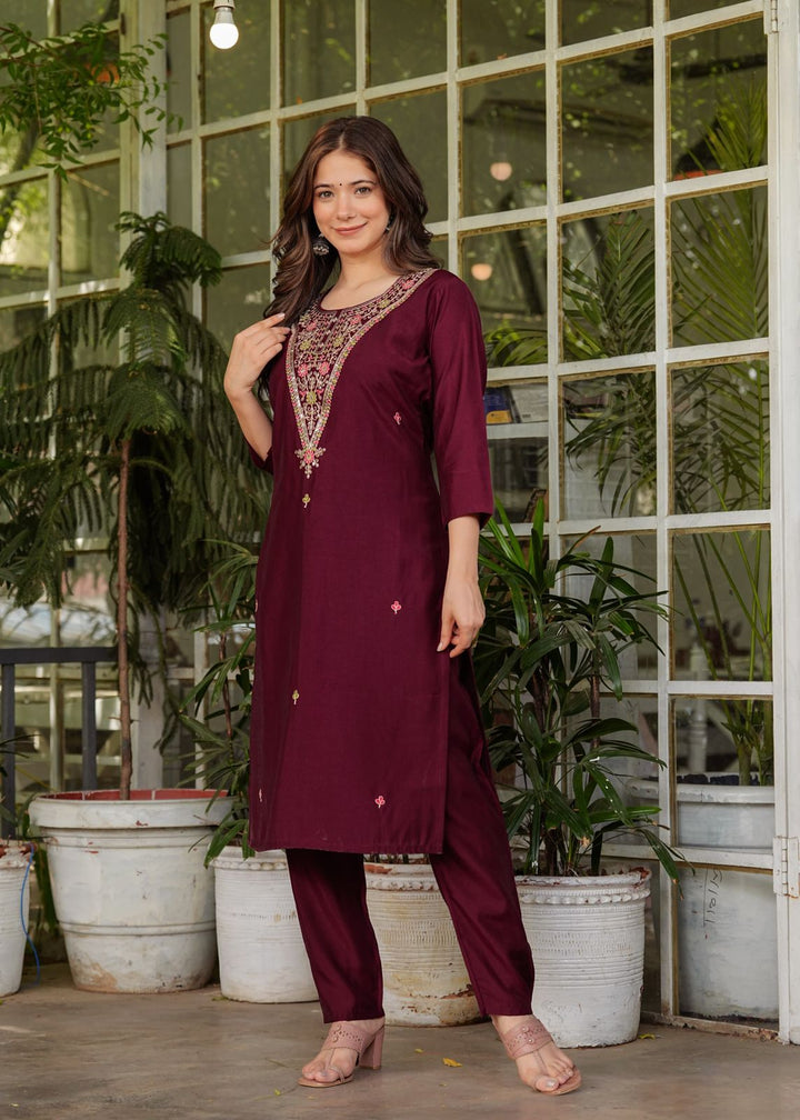 The only Traveler Silk Kurti Set