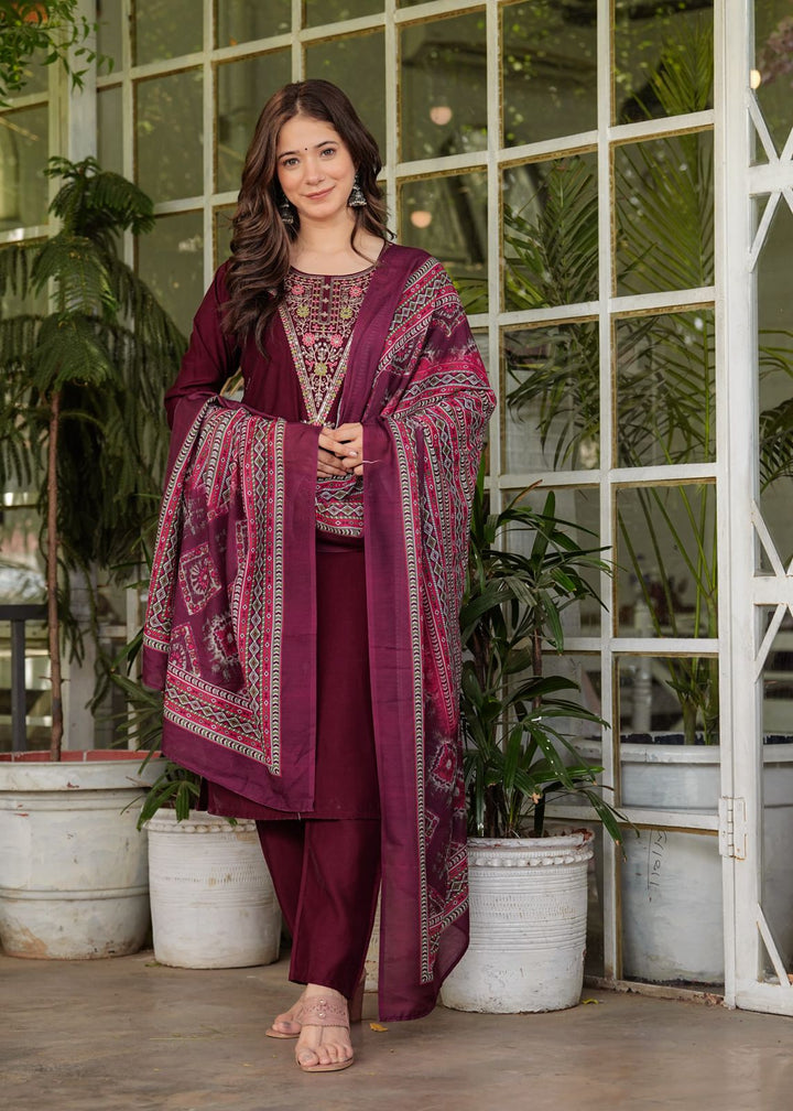 The only Traveler Silk Kurti Set