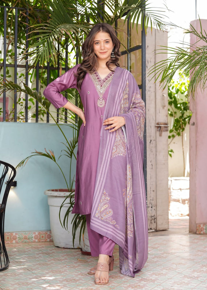 The only Traveler Silk Kurti Set