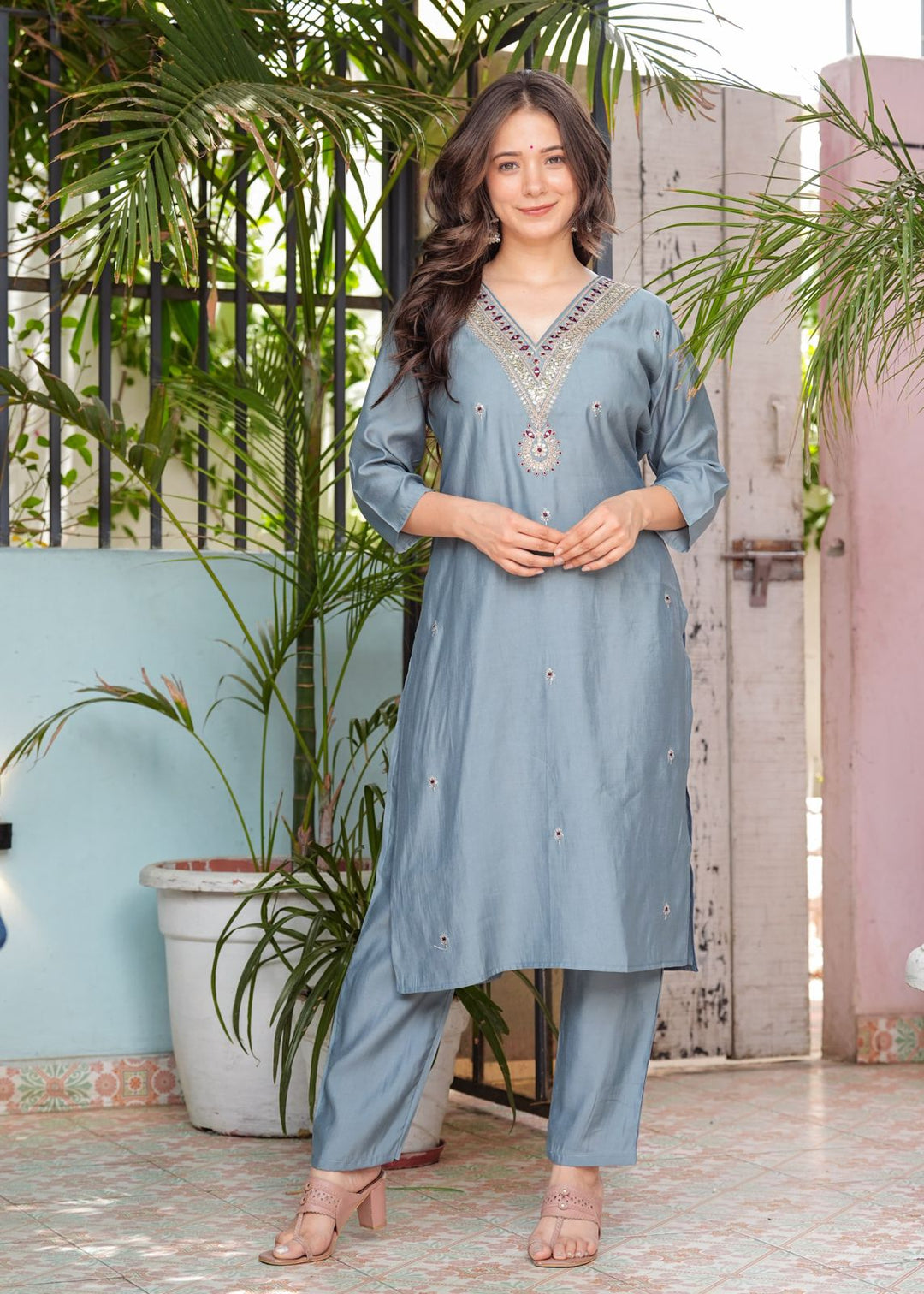 The only Traveler Silk Kurti Set