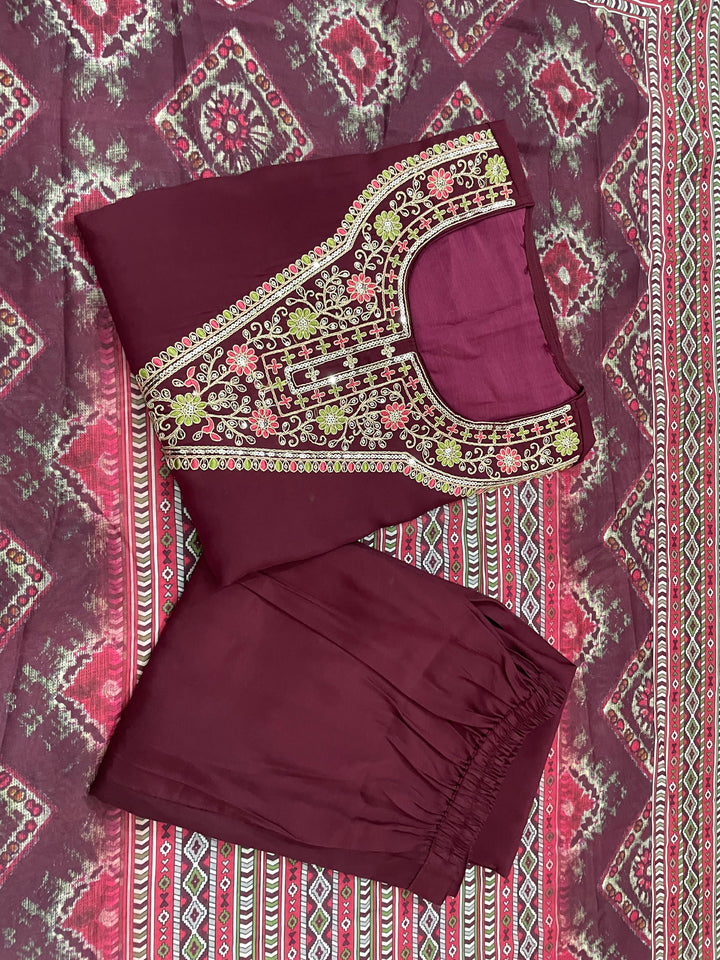 The only Traveler Silk Kurti Set