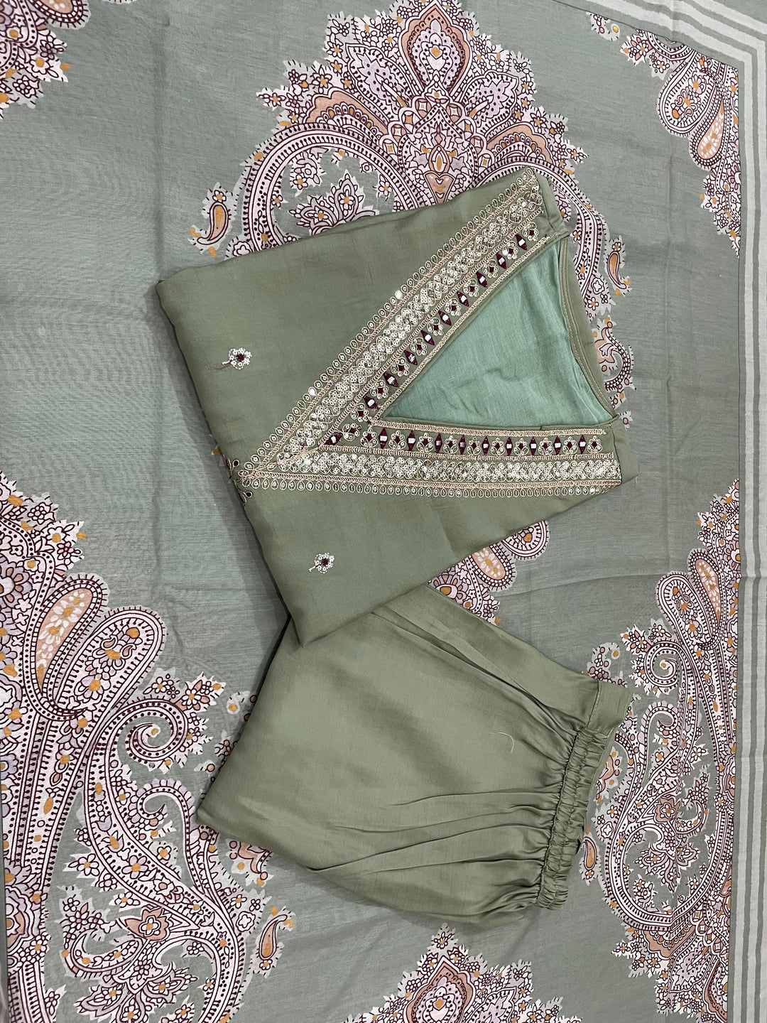 The only Traveler Silk Kurti Set