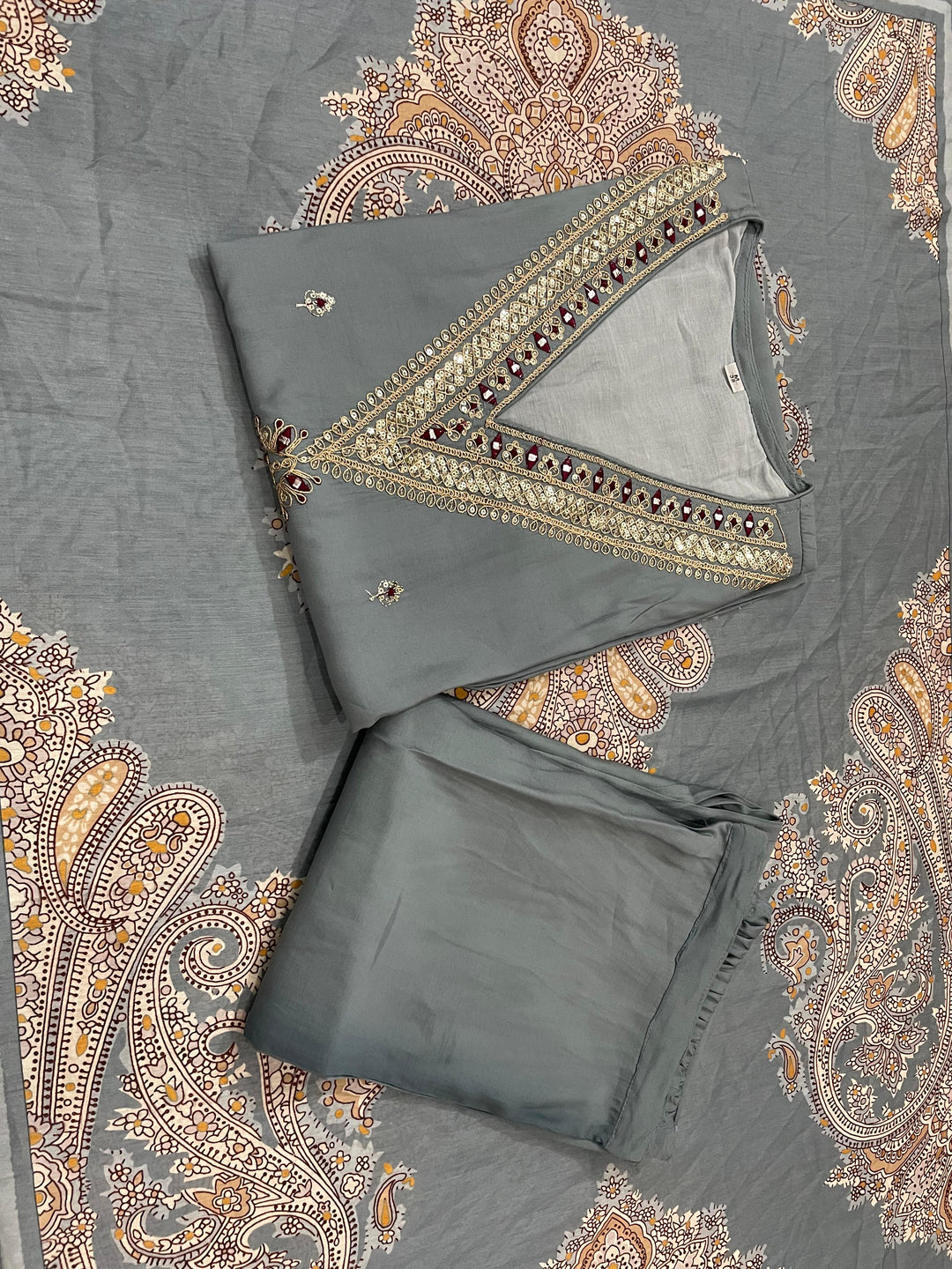 The only Traveler Silk Kurti Set