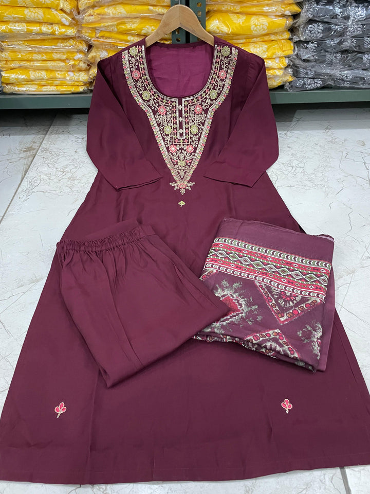 The only Traveler Silk Kurti Set