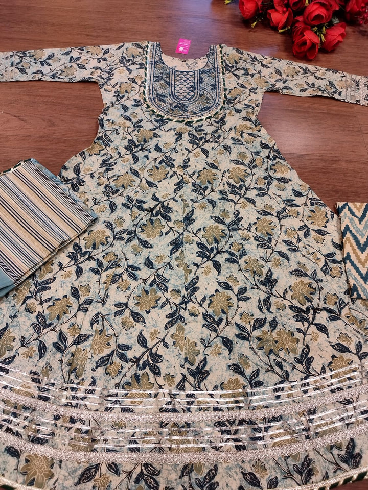 Aura Cotton Kurti Set