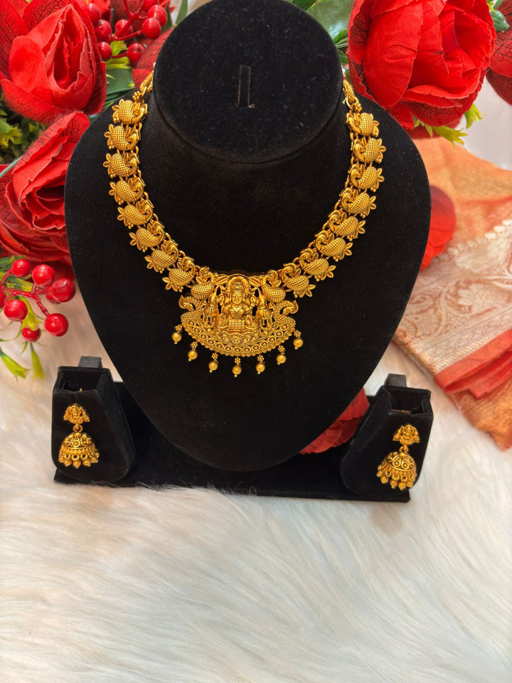 Kamala- South Indian Temple Jewellery Set