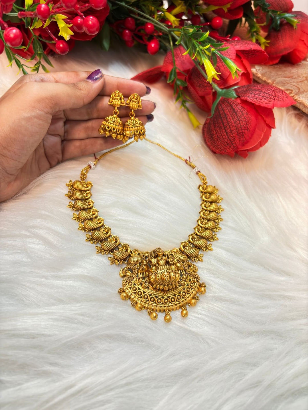 Latest Temple Jewellery Designs In Gold 22K Gold