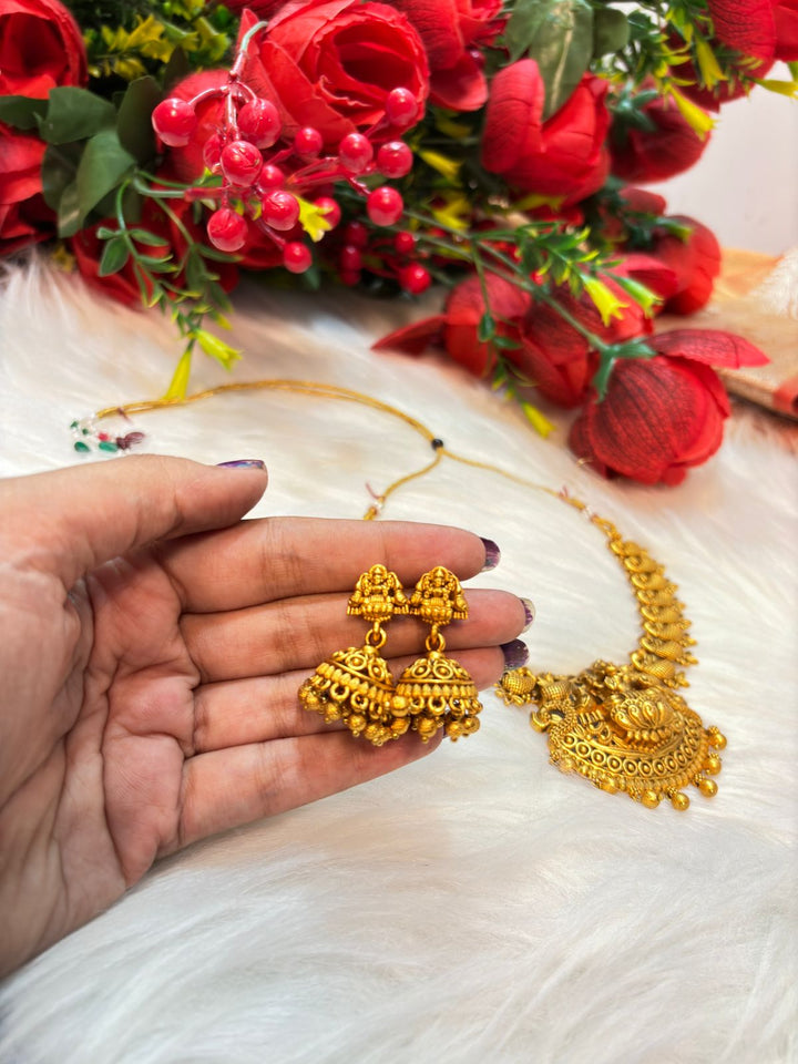 Kamala- South Indian Temple Jewellery Set