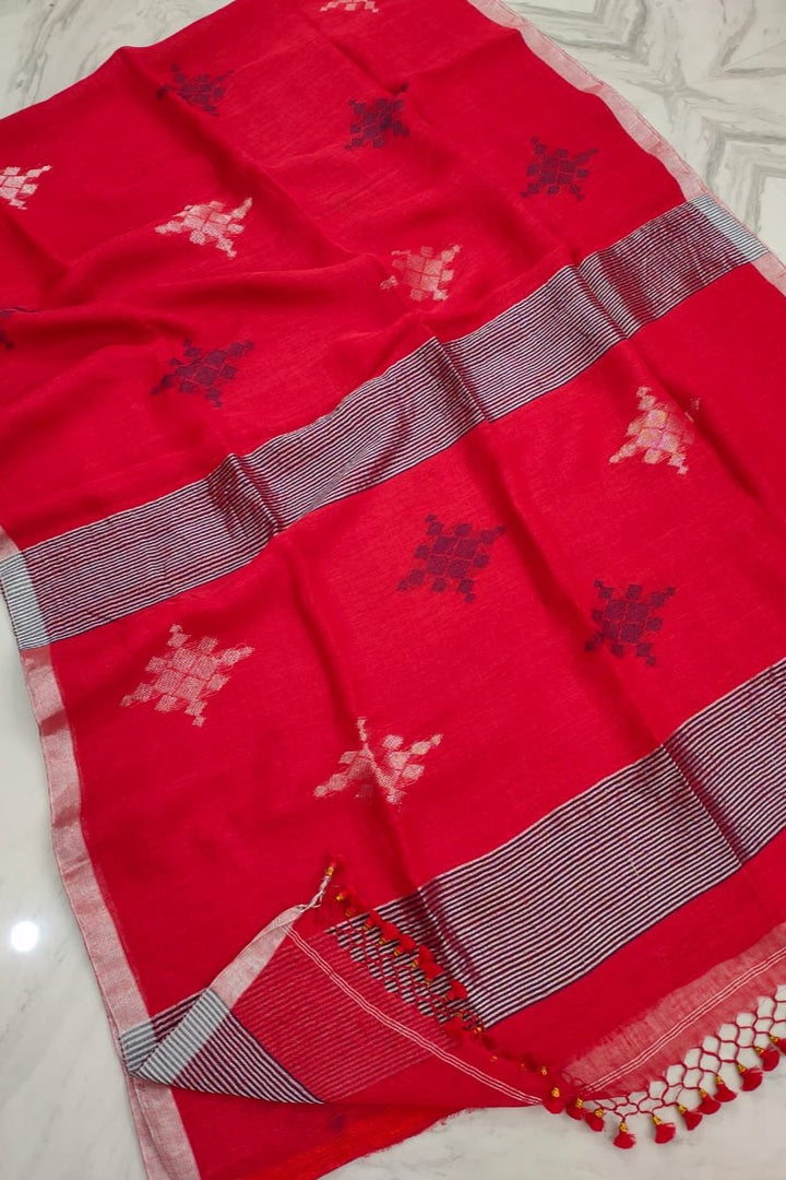 Aaravi - A Flowing River [ Linen Jamdani Saree]