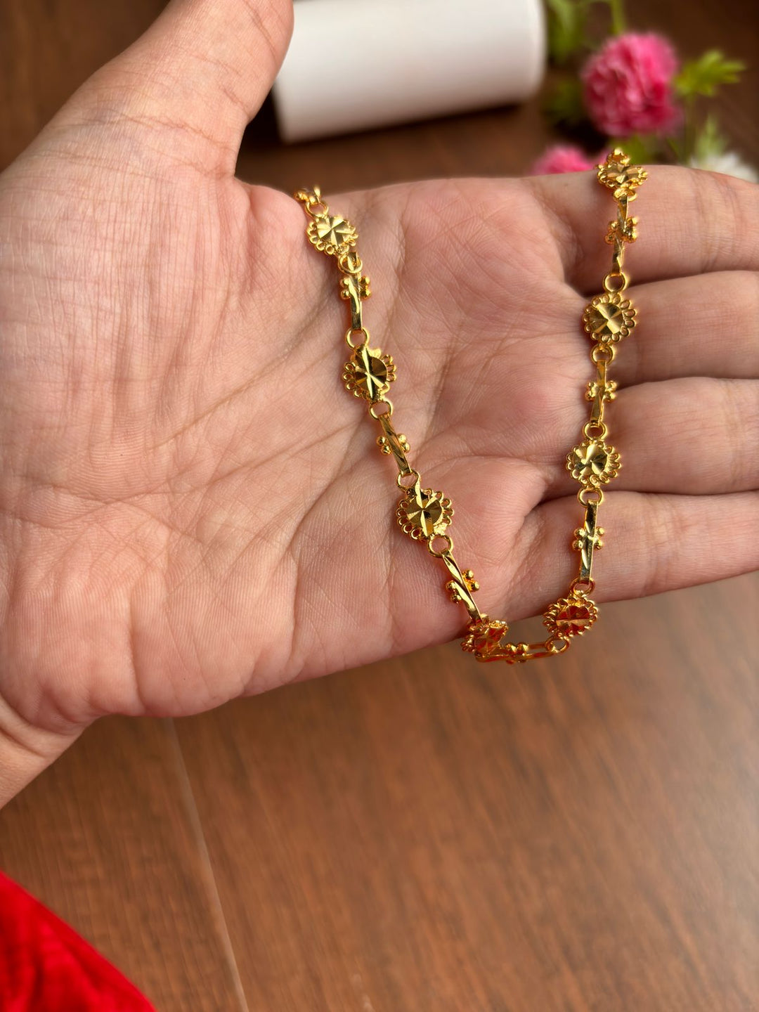 Shiny And Single Gold Plated Chain