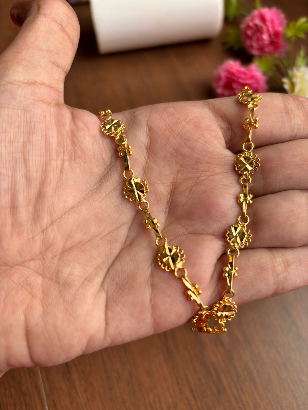 Shiny And Single Gold Plated Chain