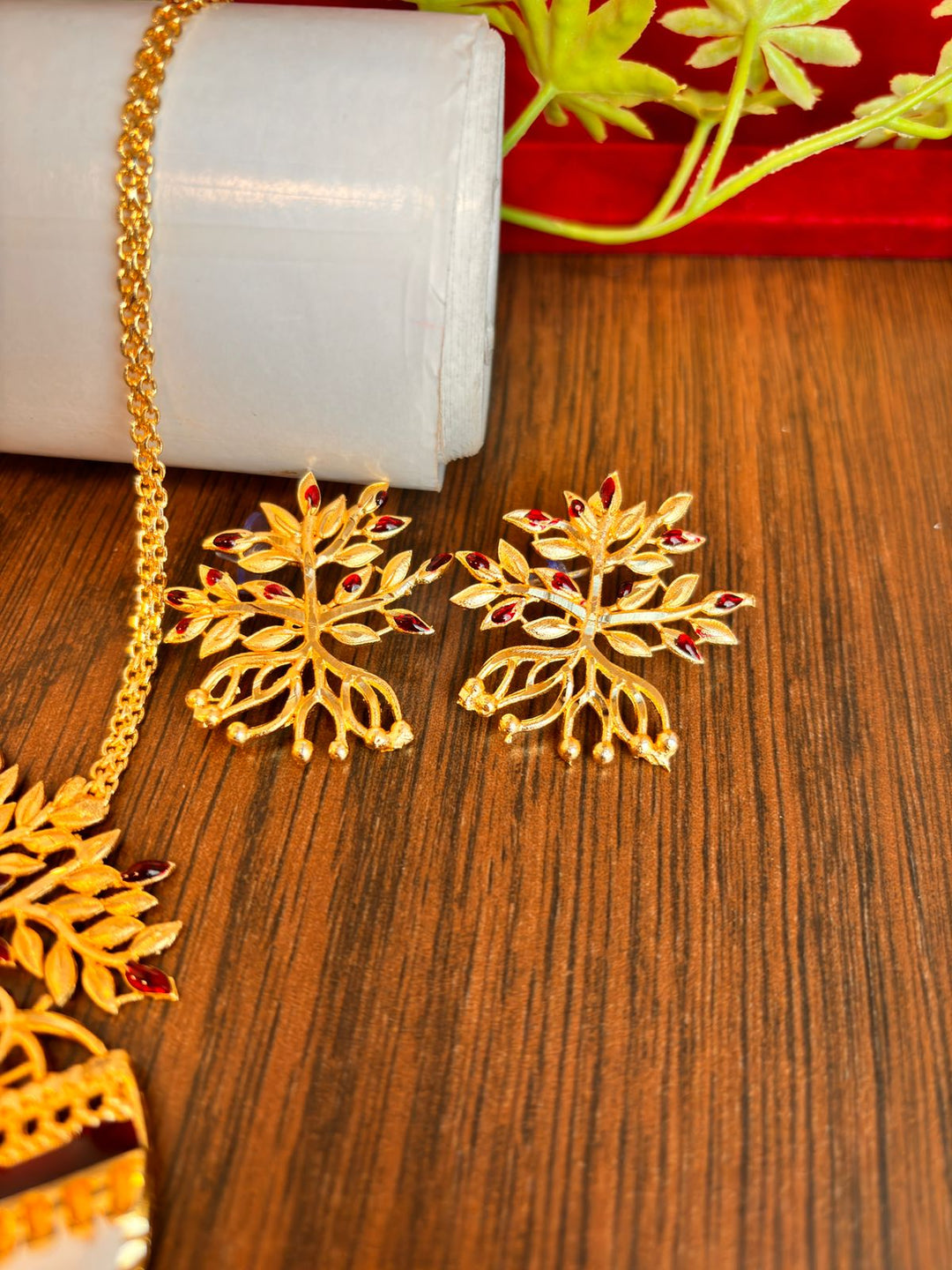 Mother Nature - Gold Plated Necklace Set