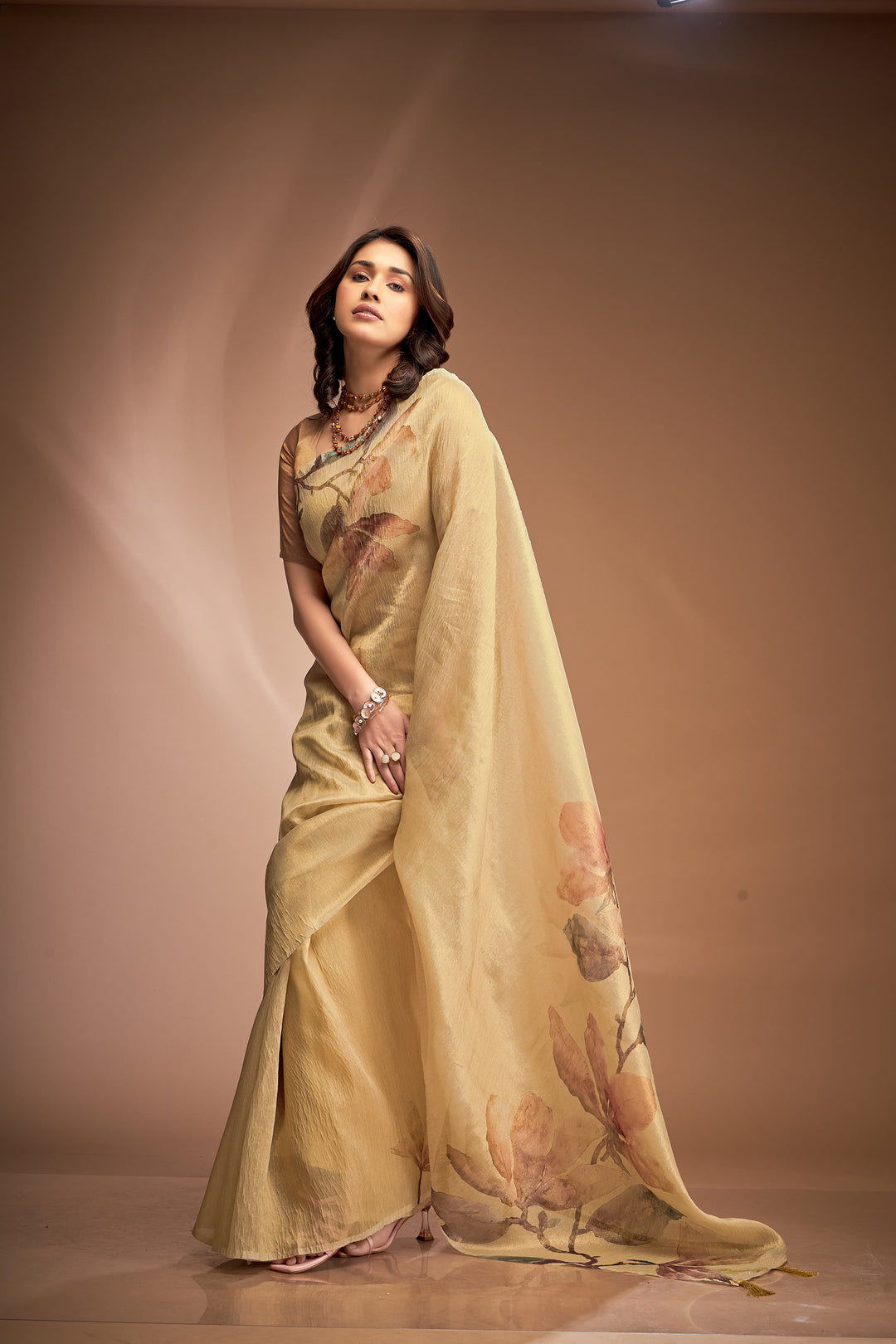 Royal Queen- Zari based Crushed Tissue Saree