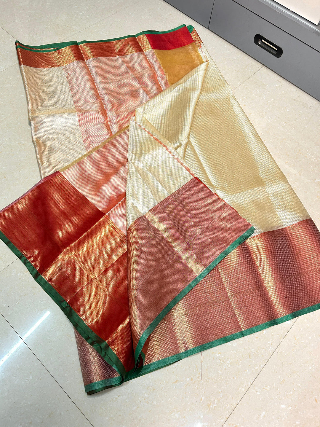 Sweet Emotion Banarasi Tissue kanjivaram Silk Saree