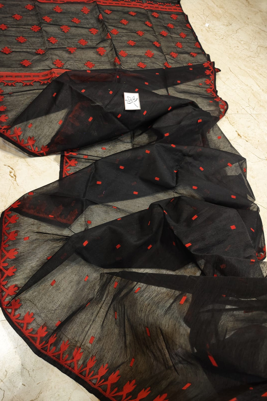 Uro Chithi Dhakai Jamdani Saree – Monamaar