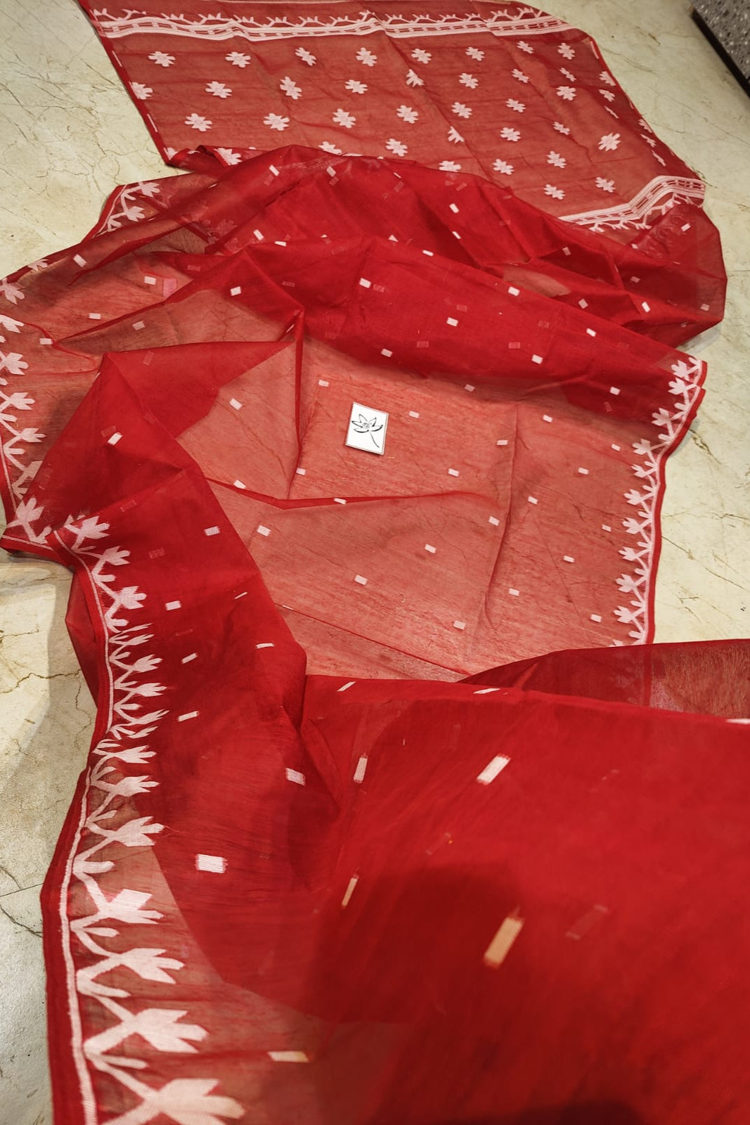 Uro Chithi Dhakai Jamdani Saree – Monamaar