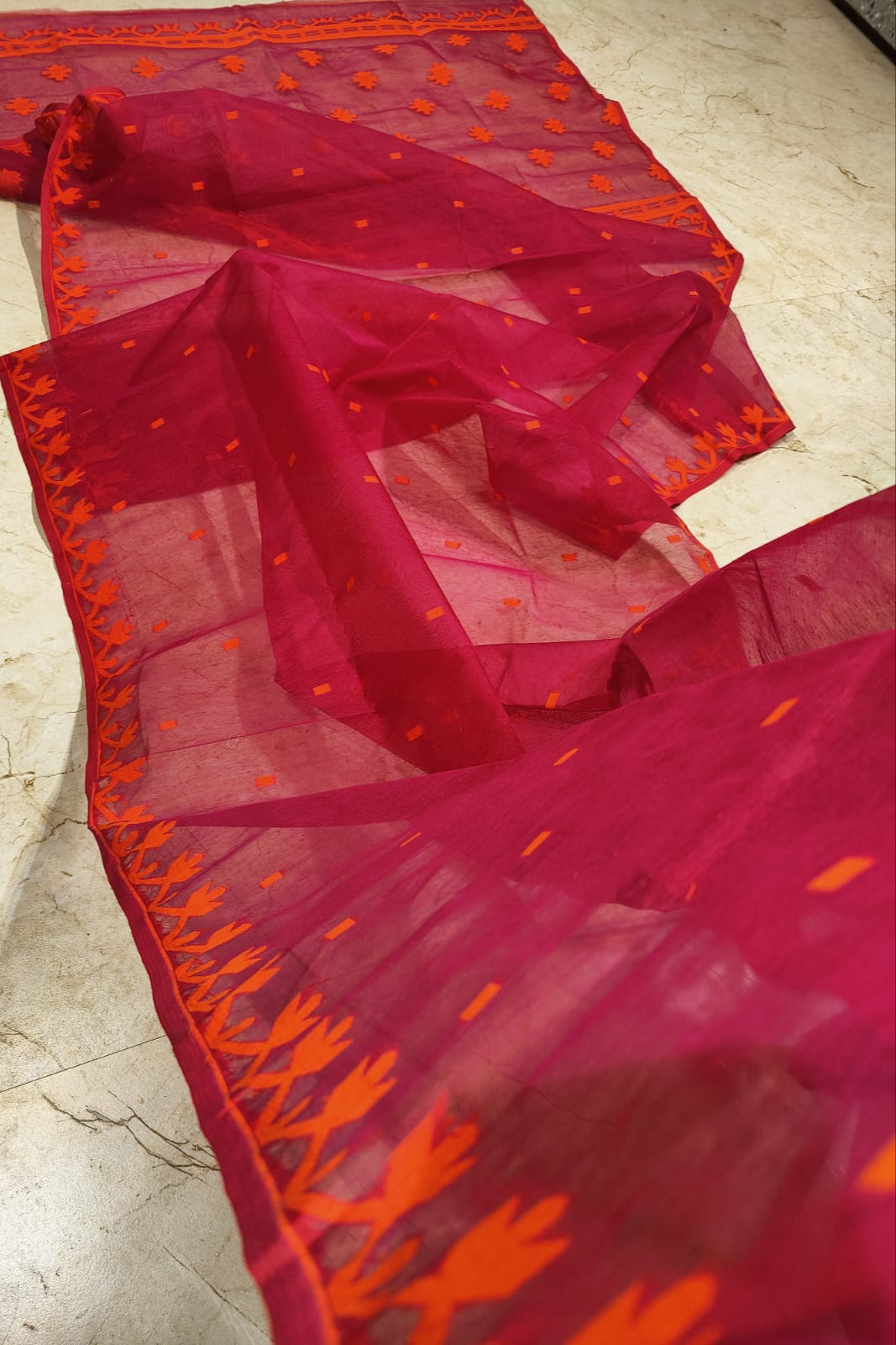 Uro Chithi Dhakai Jamdani Saree – Monamaar