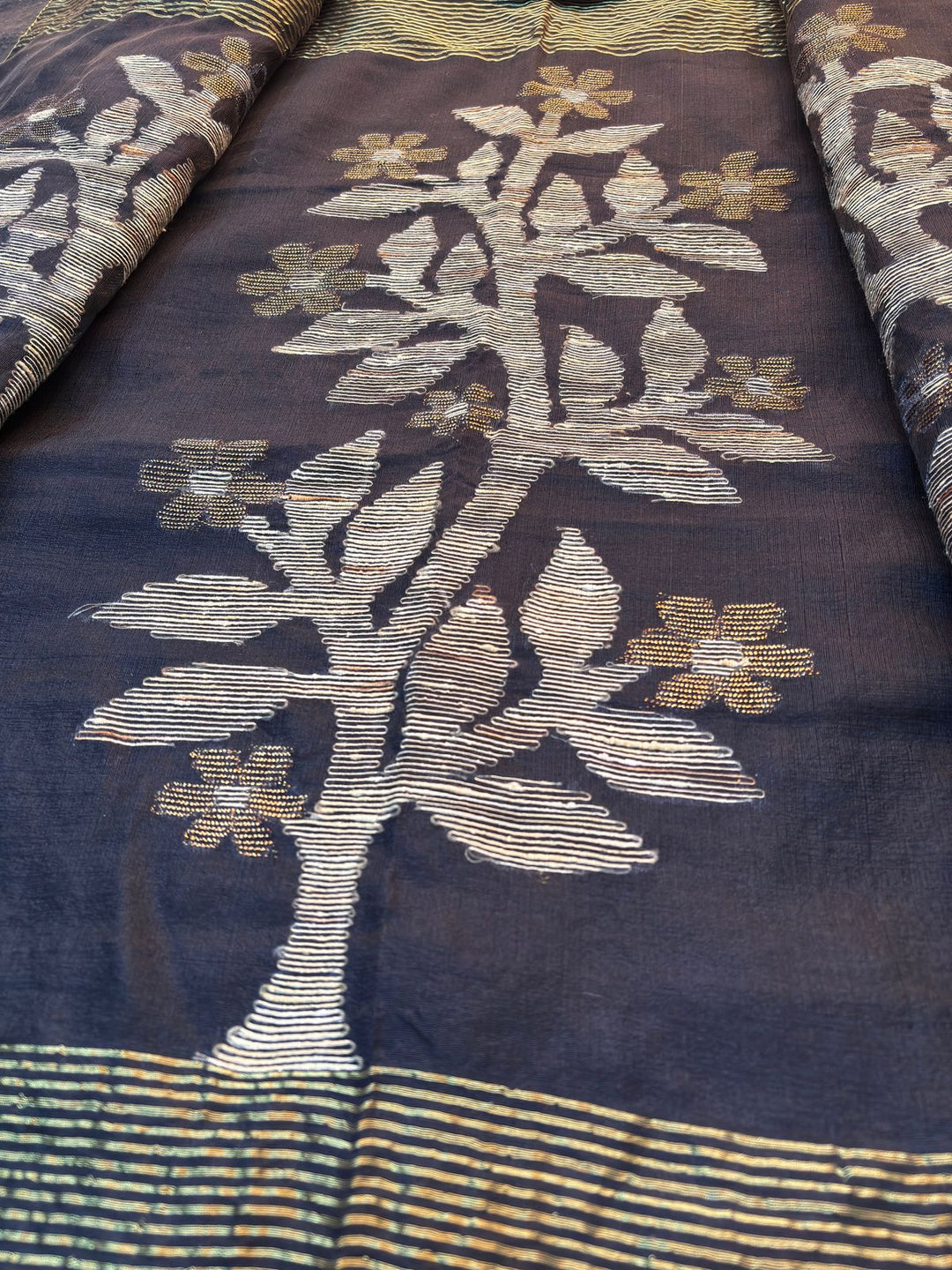 Sundar Abhushan (Linen Jamdani Saree)