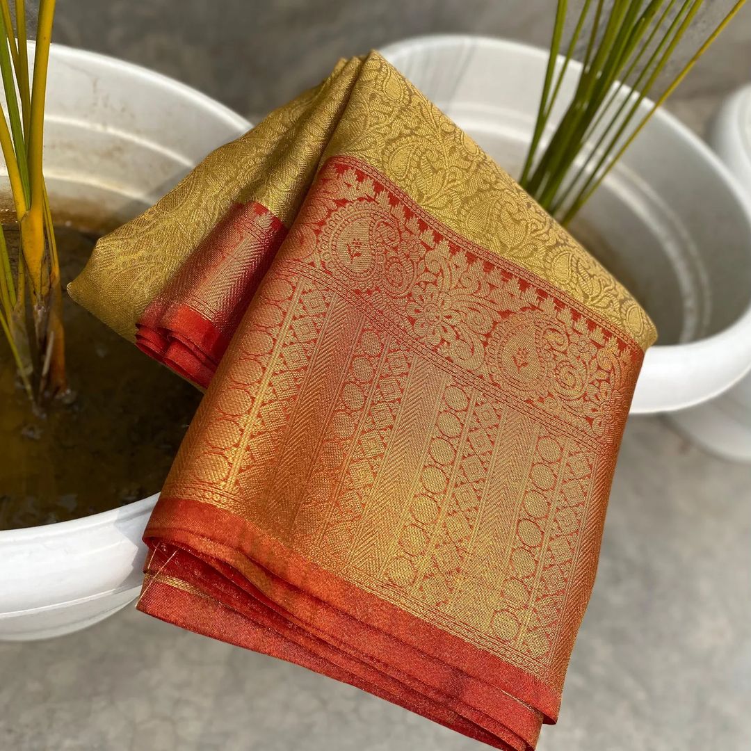 Idea Of Paradise Banarasi Tanchoi Silk Saree