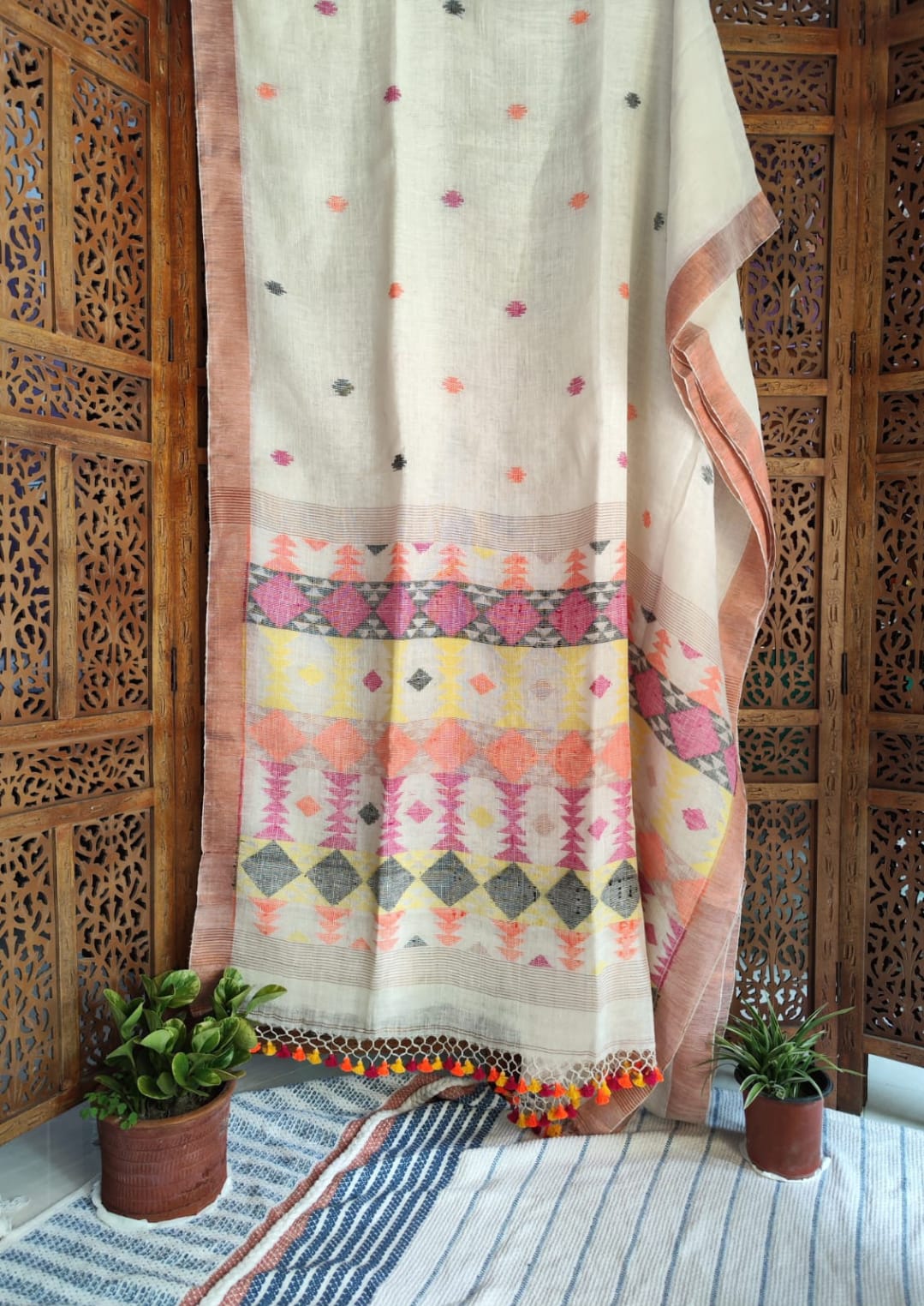 The Flow Of Bengal Linen Jamdani Saree
